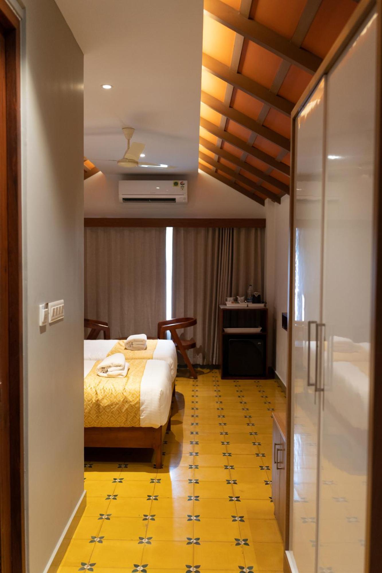 Palcastle Regency Hotell Palakkad Exteriör bild